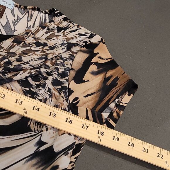 Clear Sky Black and Tan Top - Picture 5 of 7